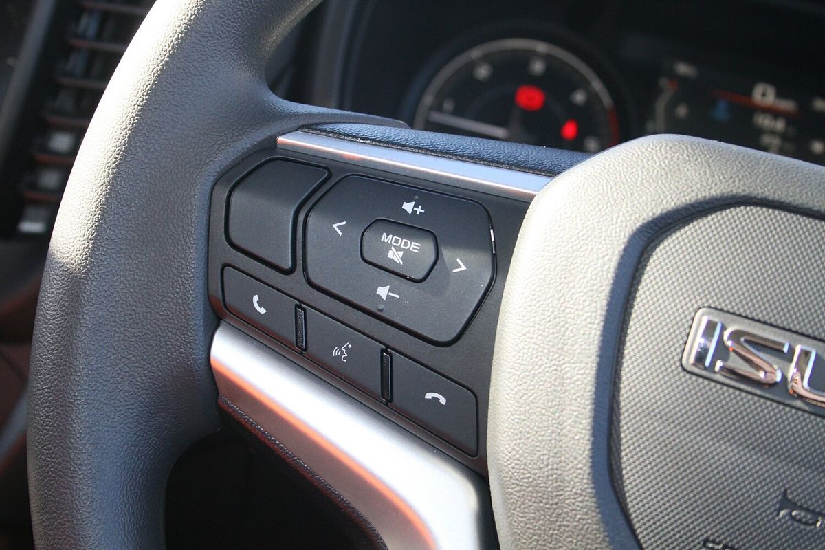 2025 Isuzu D-MAX SX 4X4