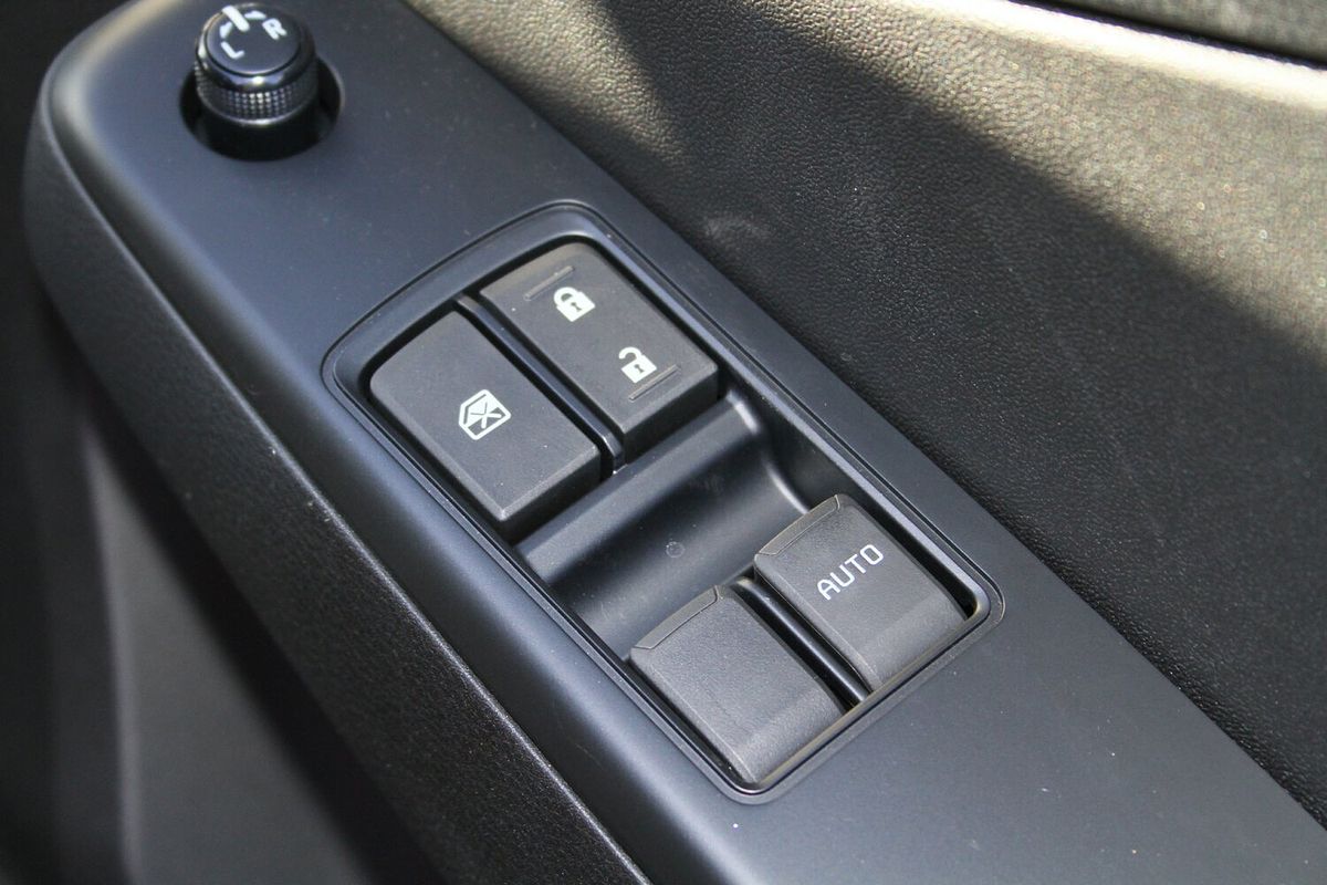 2025 Isuzu D-MAX SX 4X4