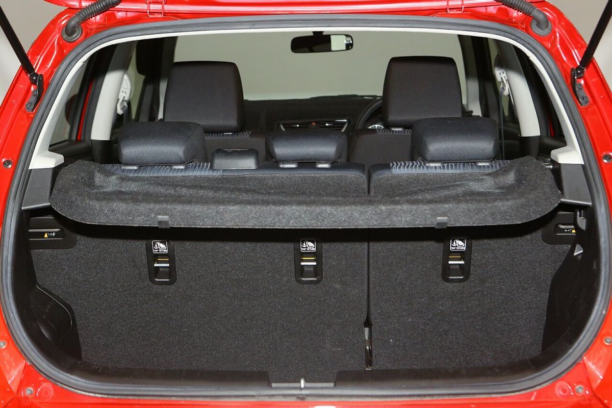 2013 Suzuki Swift GLX FZ