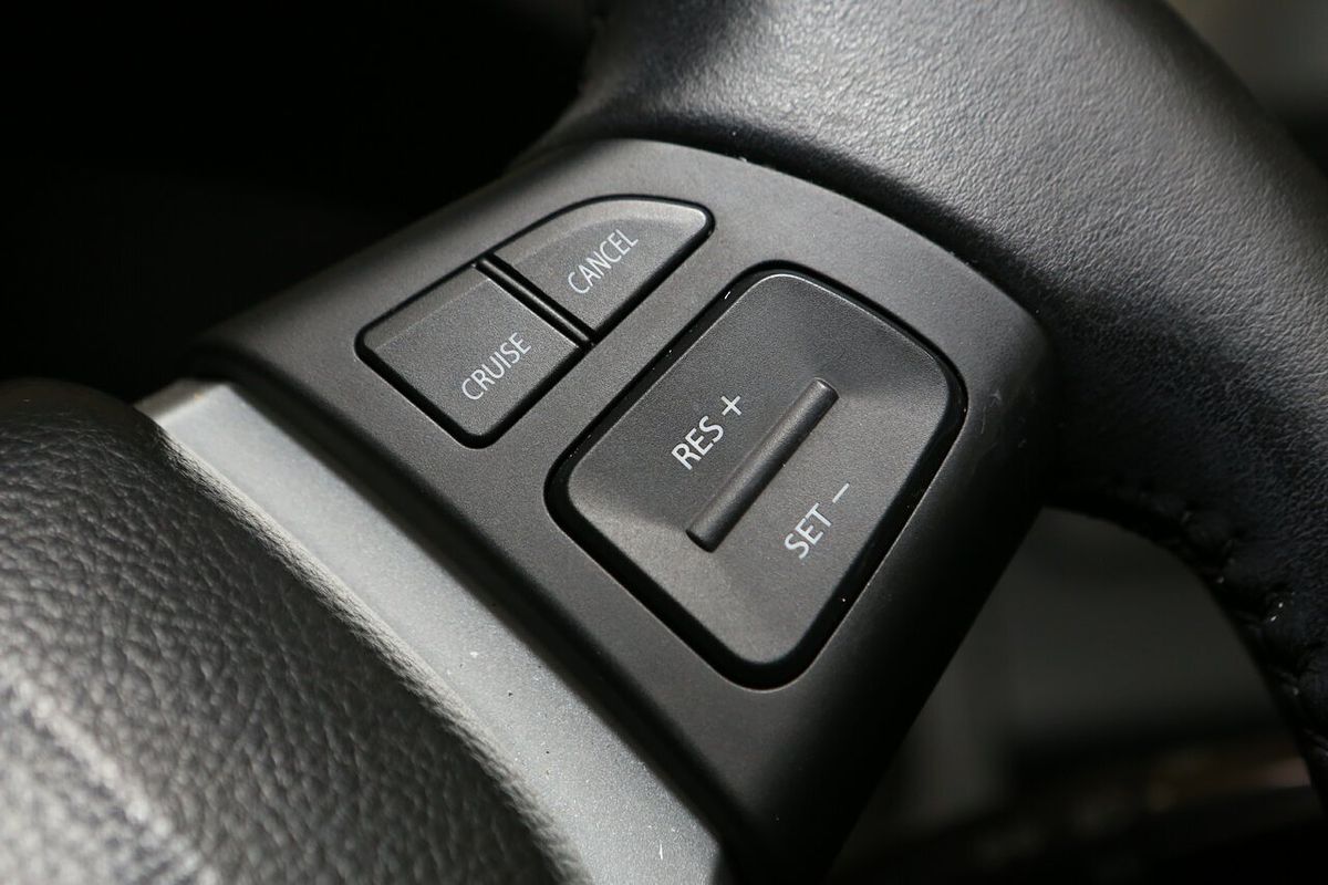 2013 Suzuki Swift GLX FZ