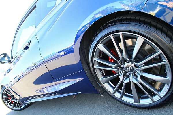 2017 INFINITI Q60 Red Sport V37