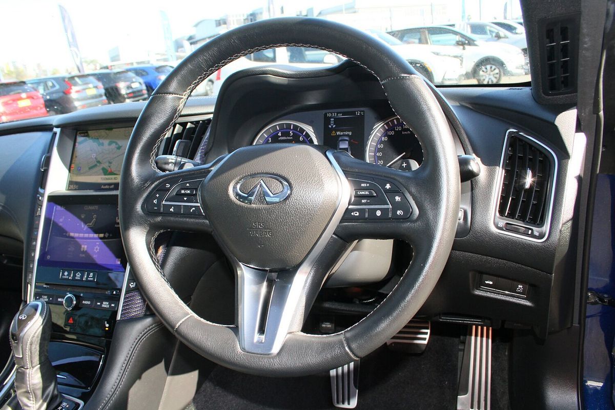 2017 INFINITI Q60 Red Sport V37