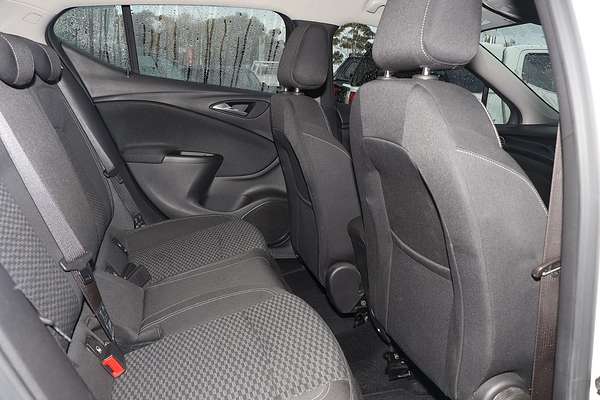 2018 Holden Astra R BK