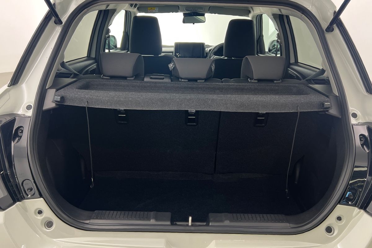 2024 Suzuki Swift Hybrid Plus UZ