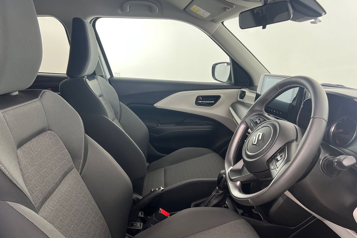2024 Suzuki Swift Hybrid Plus UZ
