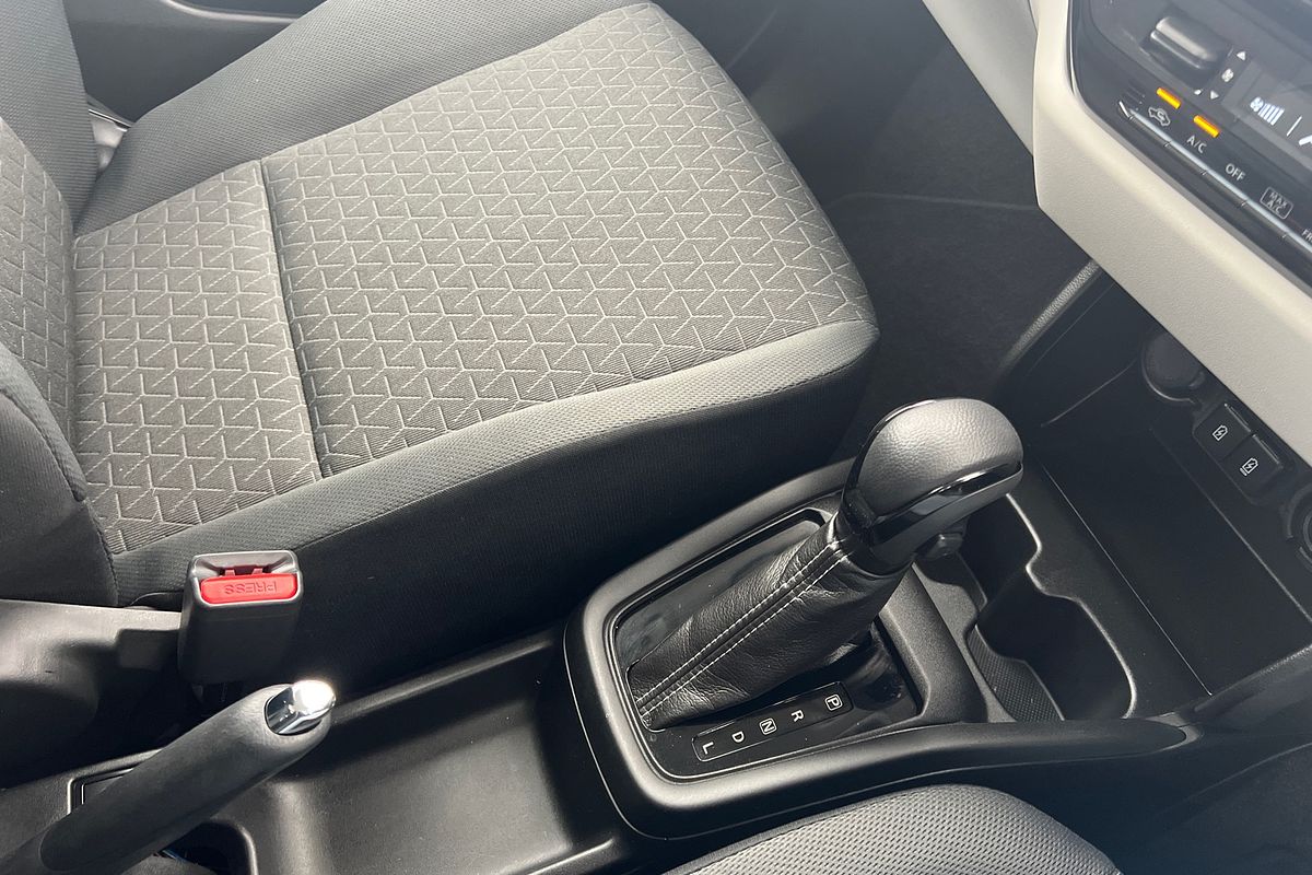 2024 Suzuki Swift Hybrid Plus UZ
