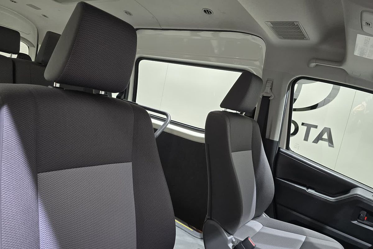 2020 Toyota Hiace Hiace Commuter Bus SLWB 2.8L T Diesel Automatic GDH322R