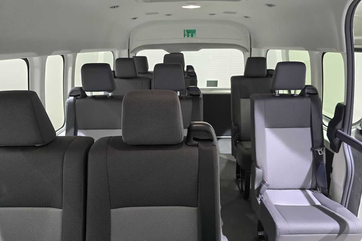 2020 Toyota Hiace Hiace Commuter Bus SLWB 2.8L T Diesel Automatic GDH322R