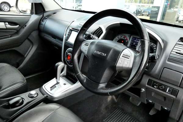 2015 Isuzu MU-X LS-T