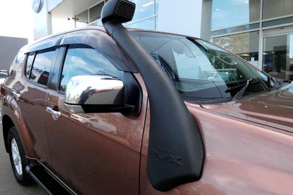 2015 Isuzu MU-X LS-T