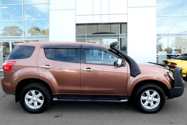 2015 Isuzu MU-X LS-T