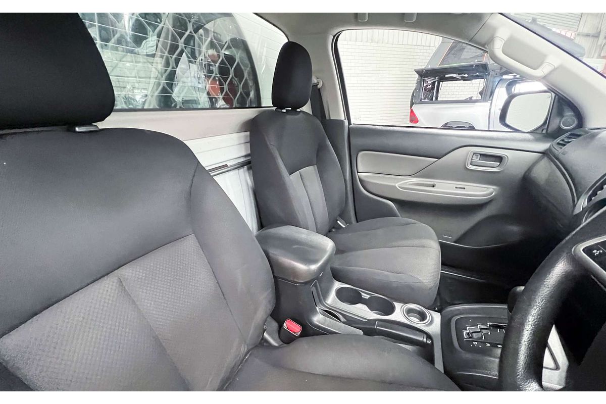 2015 Mitsubishi Triton GLX MN Rear Wheel Drive