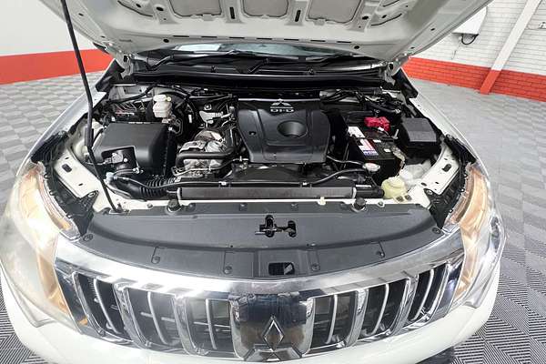 2015 Mitsubishi Triton GLX MN Rear Wheel Drive