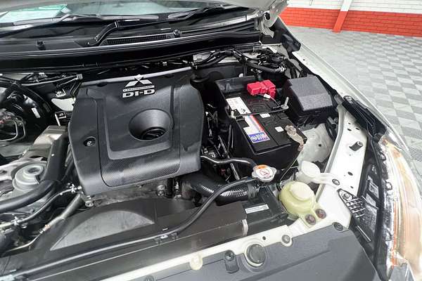 2015 Mitsubishi Triton GLX MN Rear Wheel Drive