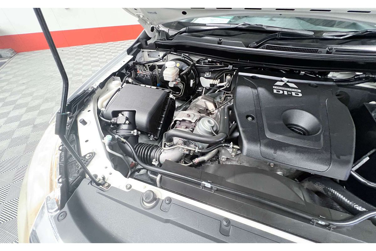 2015 Mitsubishi Triton GLX MN Rear Wheel Drive