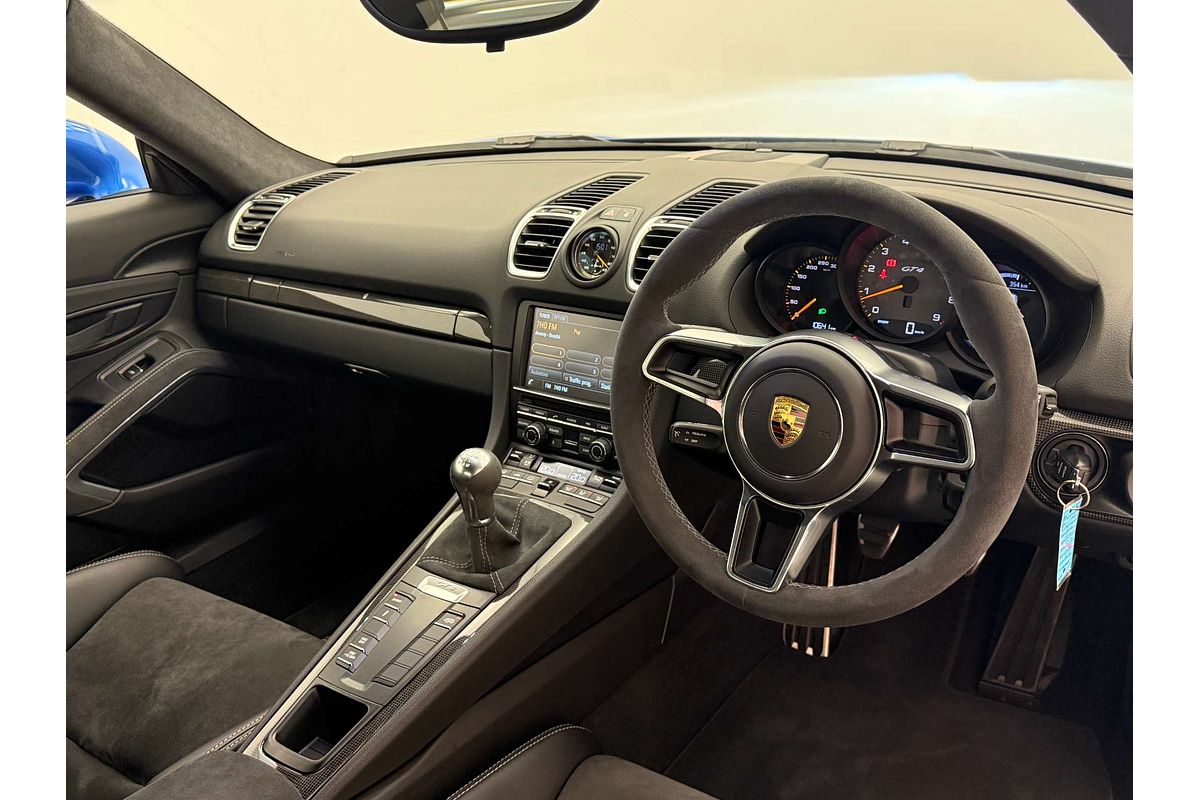2016 Porsche Cayman GT4 981