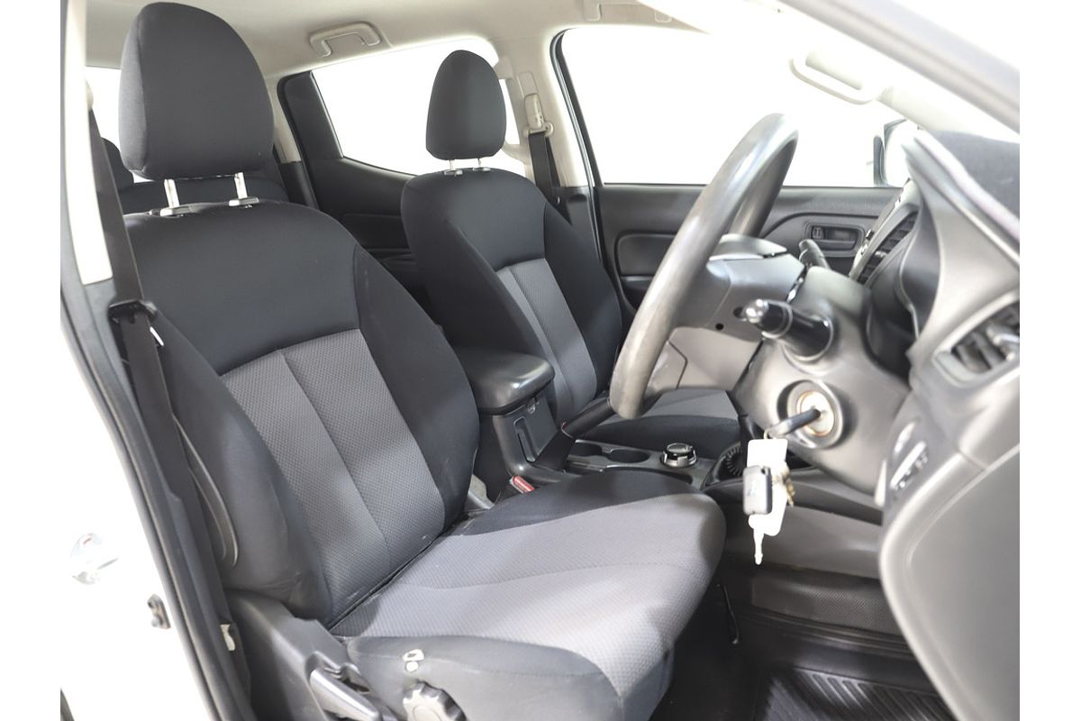 2019 Mitsubishi Triton GLX MR 4X4