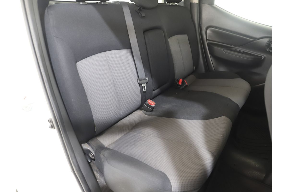 2019 Mitsubishi Triton GLX MR 4X4