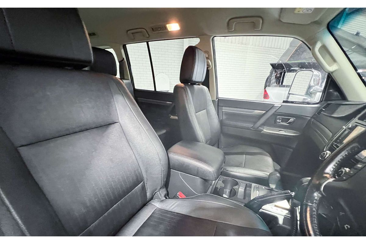 2015 Mitsubishi Pajero GLS NX