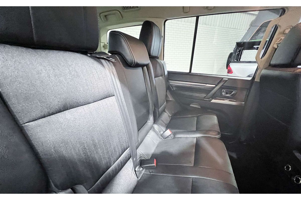 2015 Mitsubishi Pajero GLS NX
