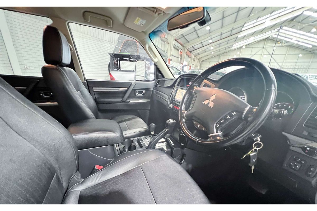 2015 Mitsubishi Pajero GLS NX