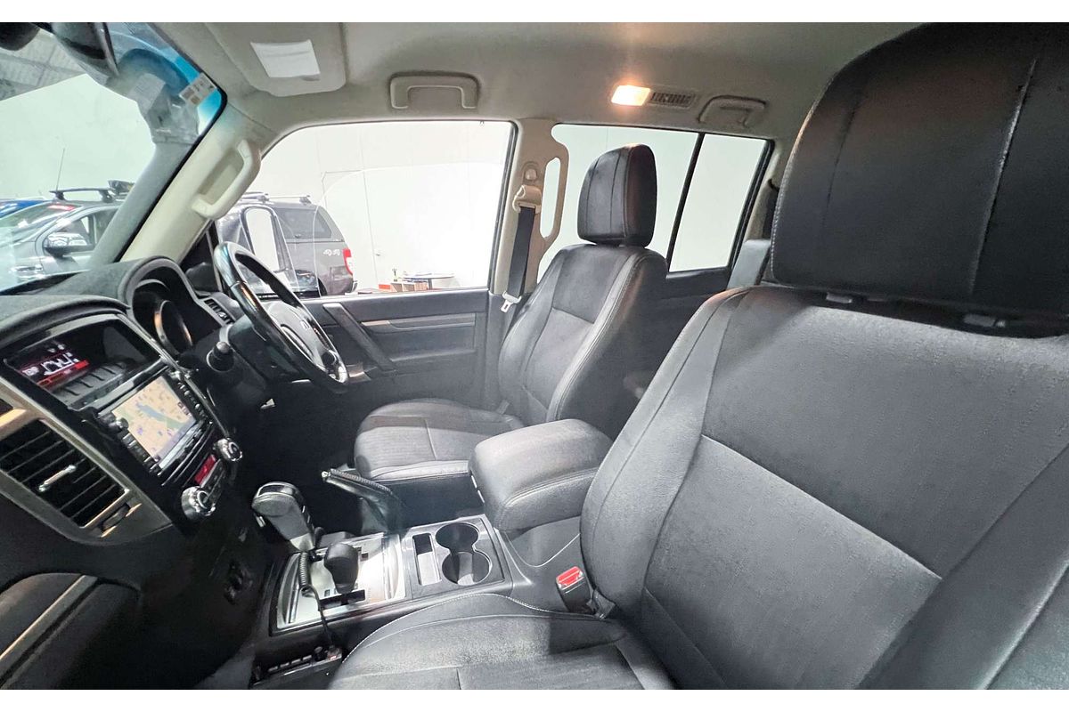 2015 Mitsubishi Pajero GLS NX
