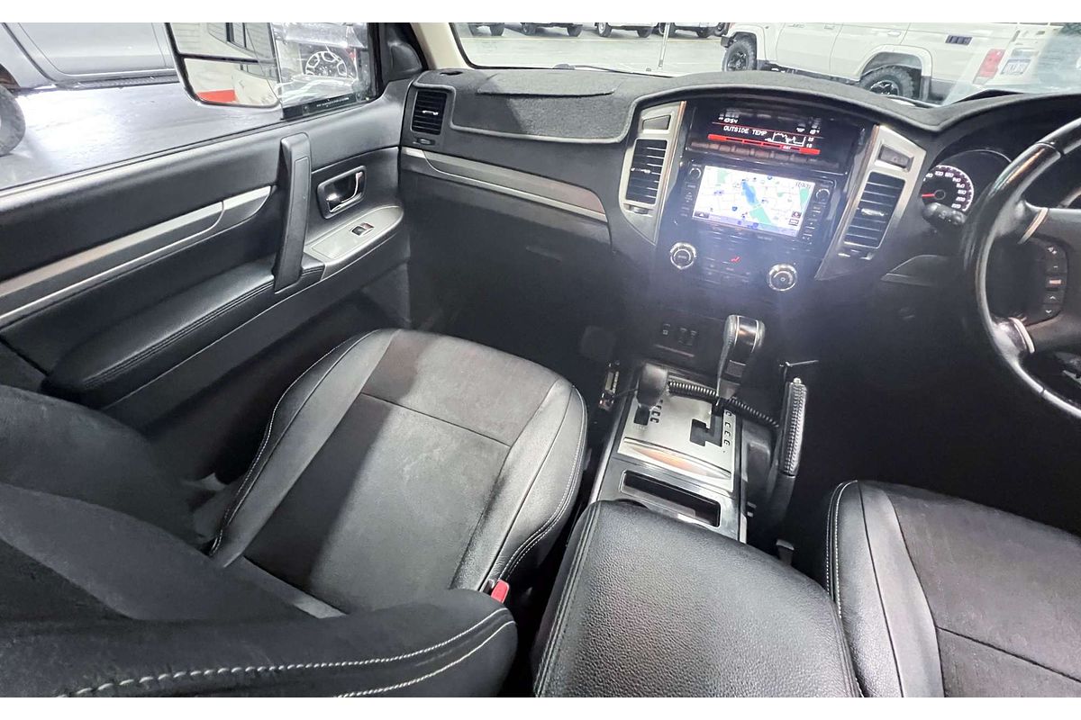 2015 Mitsubishi Pajero GLS NX