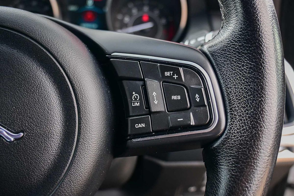 2020 Jaguar E-PACE P250 SE X540
