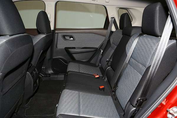 2023 Nissan X-TRAIL ST T33