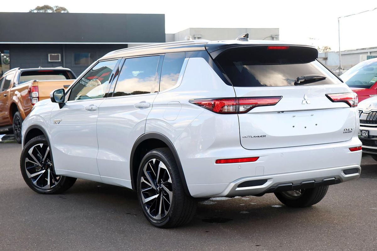 2022 Mitsubishi Outlander PHEV Exceed Tourer ZM