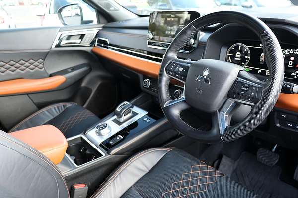 2022 Mitsubishi Outlander PHEV Exceed Tourer ZM