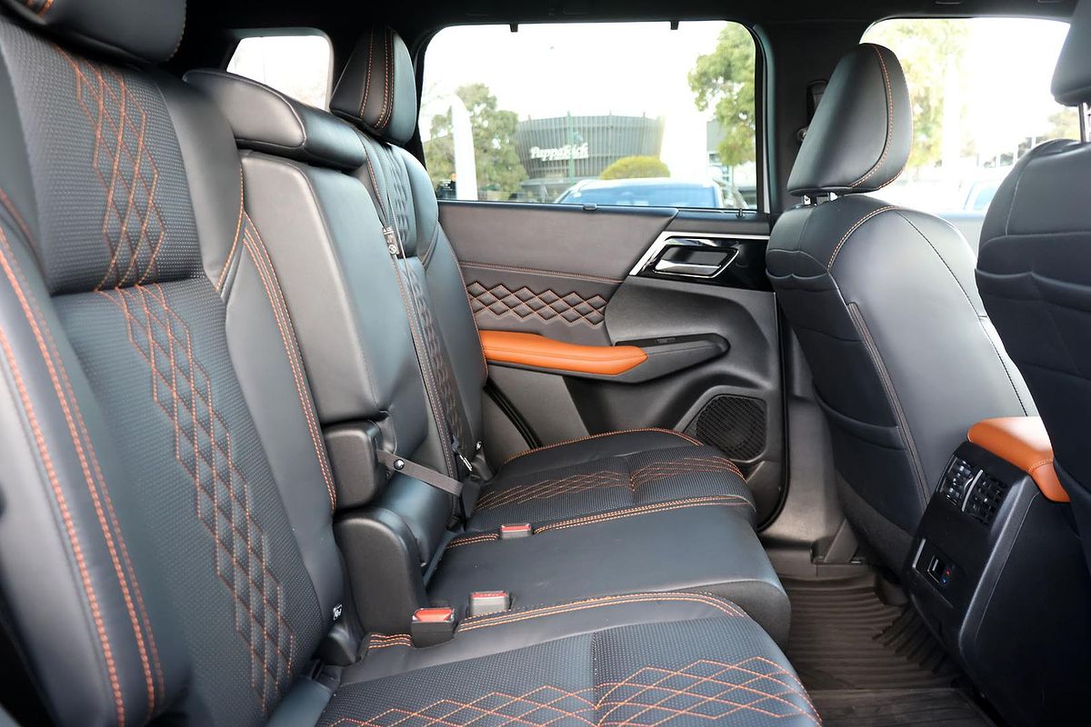 2022 Mitsubishi Outlander PHEV Exceed Tourer ZM