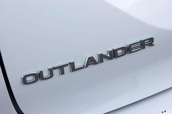 2022 Mitsubishi Outlander PHEV Exceed Tourer ZM