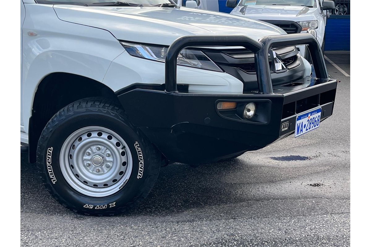 2022 Mitsubishi Triton GLX MR 4X4