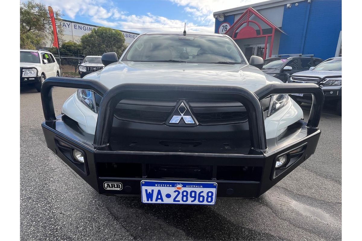2022 Mitsubishi Triton GLX MR 4X4