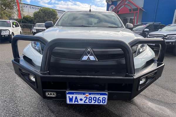 2022 Mitsubishi Triton GLX MR 4X4