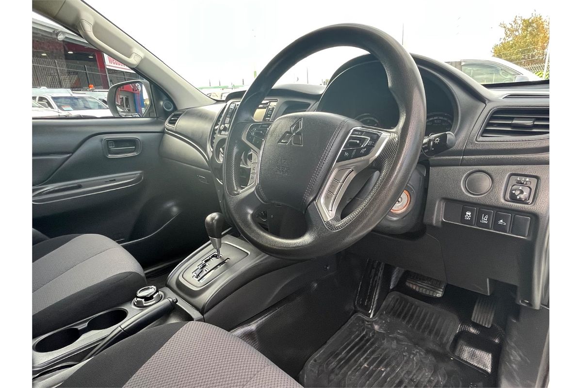 2022 Mitsubishi Triton GLX MR 4X4