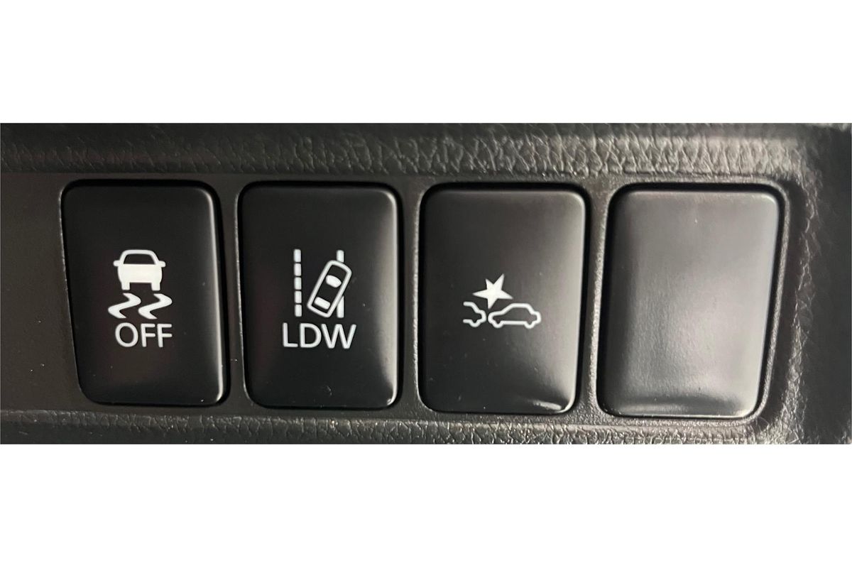 2022 Mitsubishi Triton GLX MR 4X4