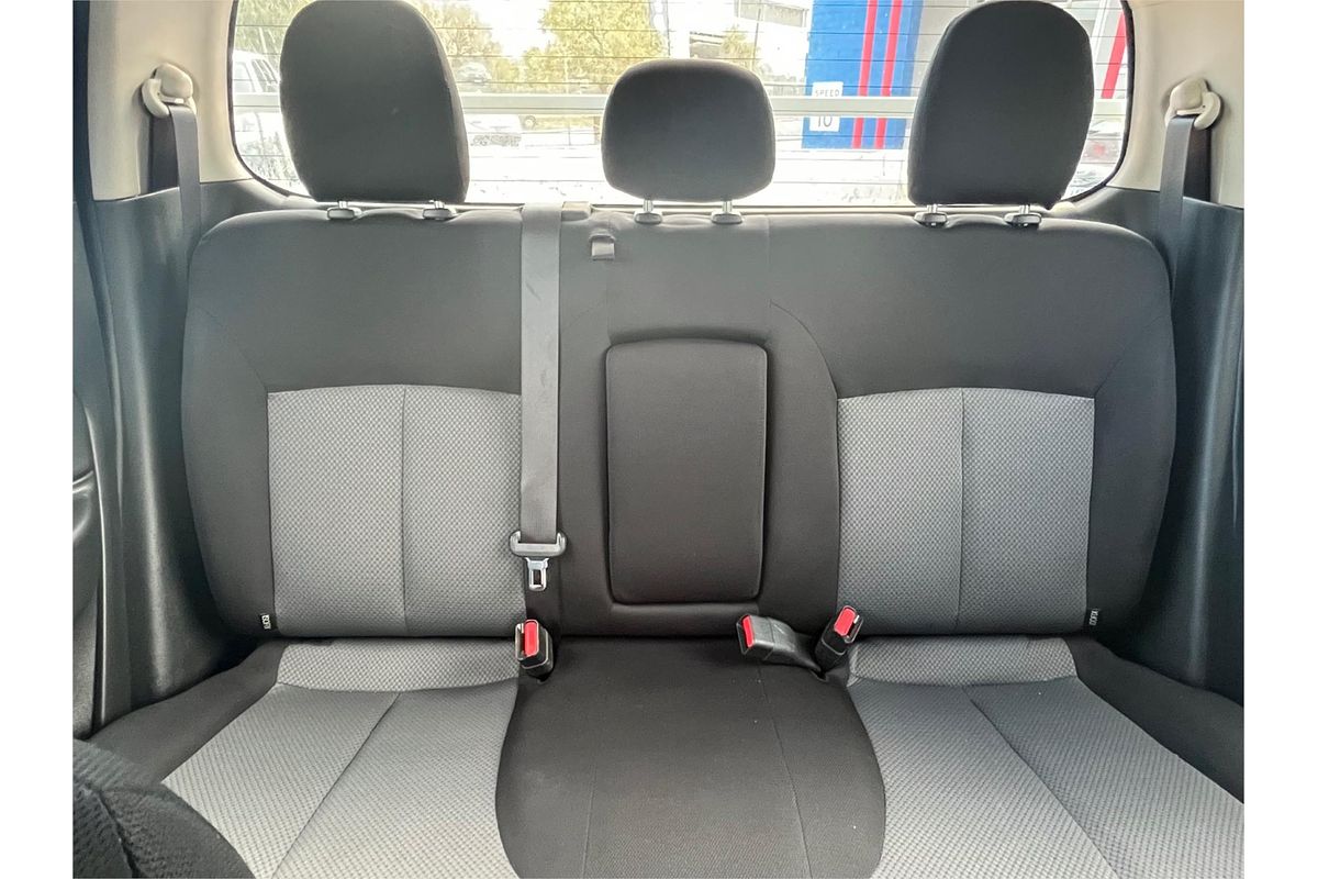 2022 Mitsubishi Triton GLX MR 4X4