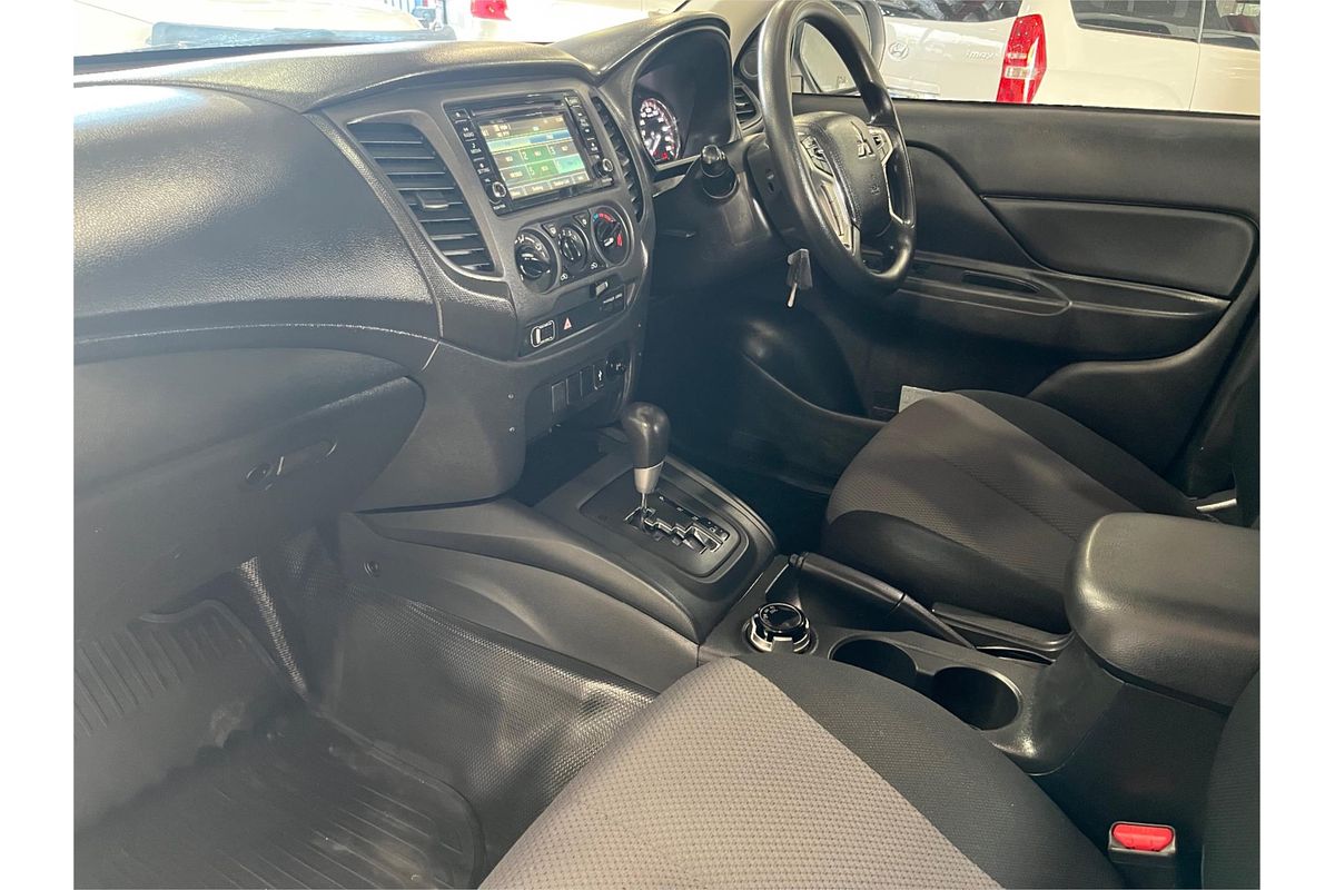 2022 Mitsubishi Triton GLX MR 4X4