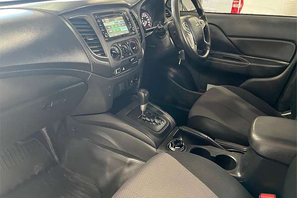 2022 Mitsubishi Triton GLX MR 4X4