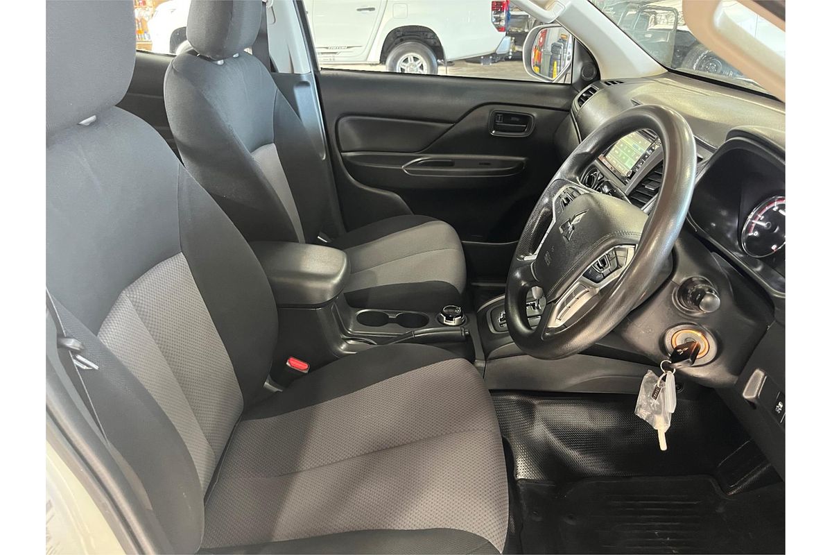 2022 Mitsubishi Triton GLX MR 4X4
