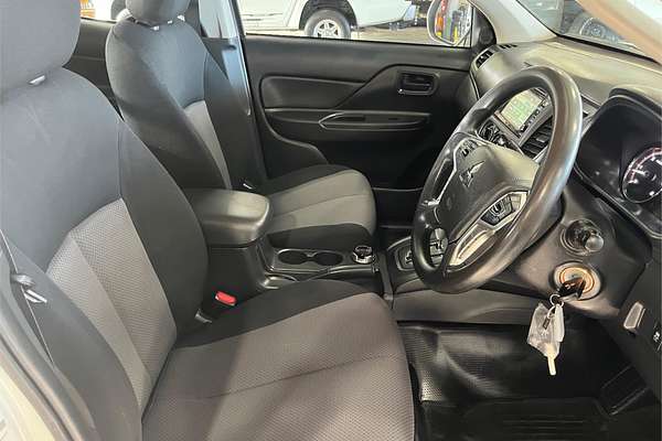 2022 Mitsubishi Triton GLX MR 4X4