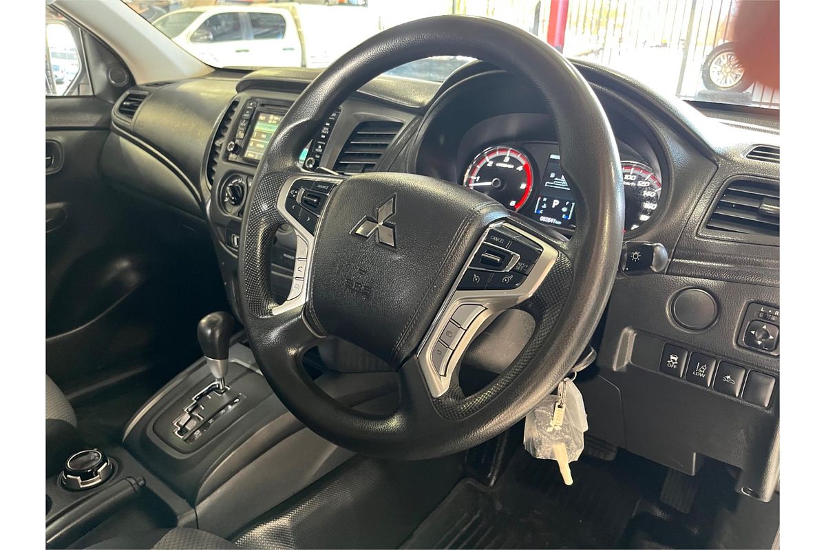 2022 Mitsubishi Triton GLX MR 4X4