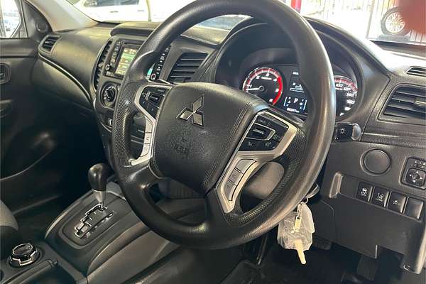 2022 Mitsubishi Triton GLX MR 4X4