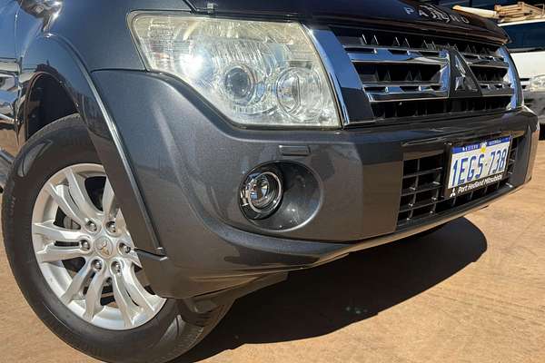 2013 Mitsubishi Pajero Exceed NW