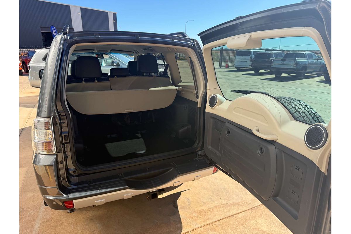 2013 Mitsubishi Pajero Exceed NW