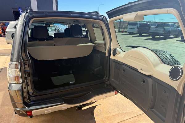2013 Mitsubishi Pajero Exceed NW