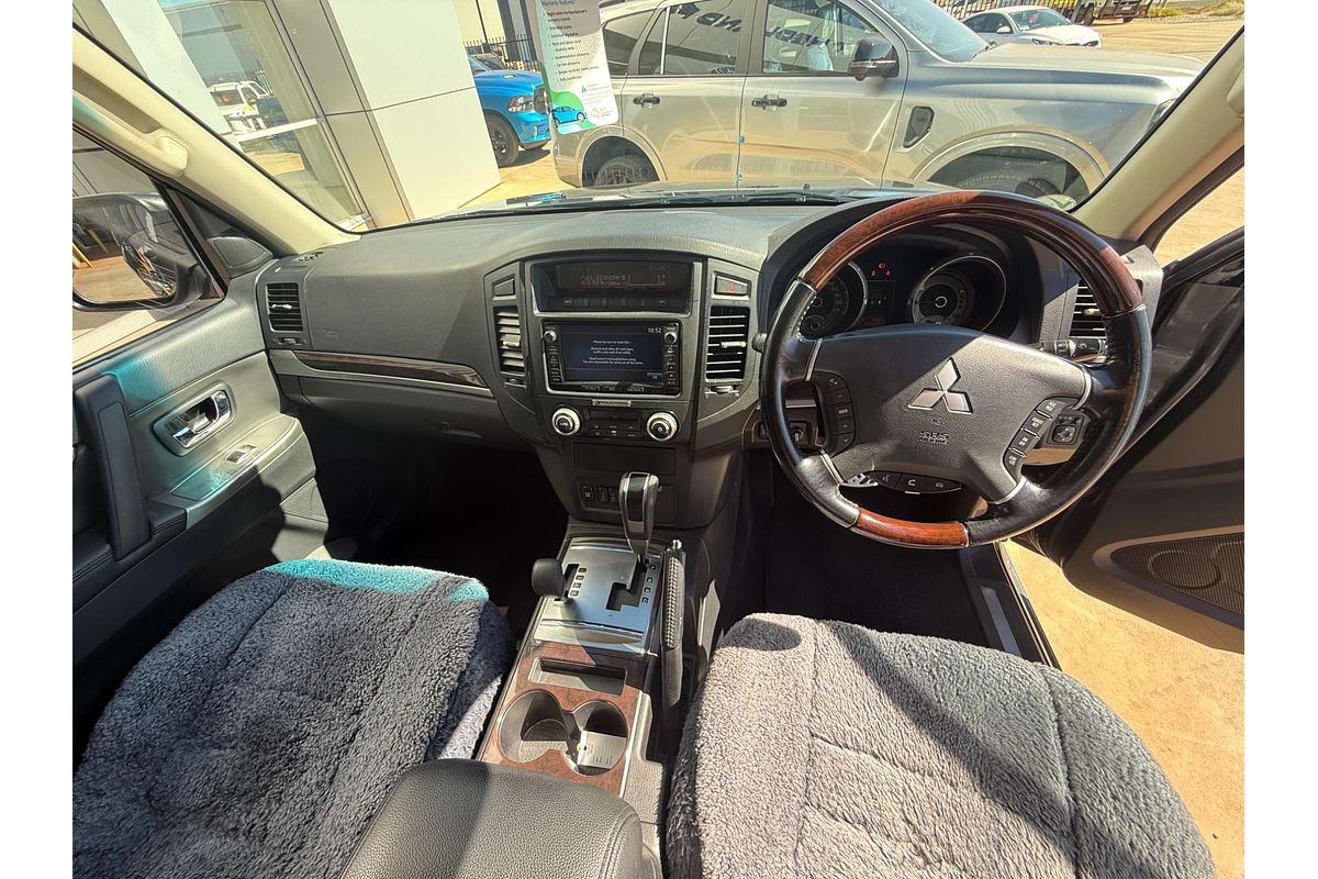 2013 Mitsubishi Pajero Exceed NW