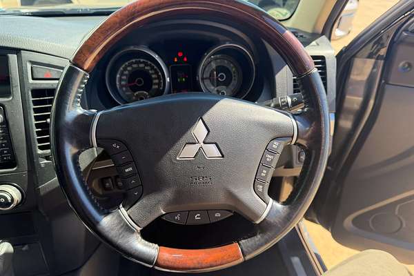 2013 Mitsubishi Pajero Exceed NW